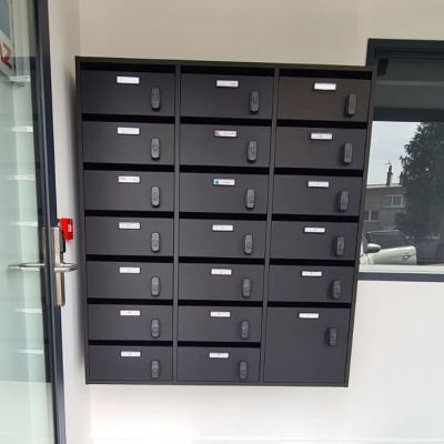 Photo des casiers à ouverture électronique pour domiciliation entreprise à Vire Normandie